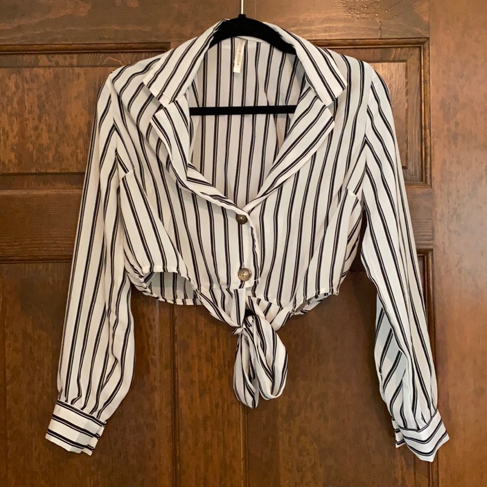 Black and white stripe crop top blouse